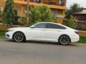 Honda Accord Touring 2.0T 2020 White