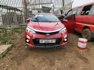 Toyota Corolla LE 4dr Sedan (1.8L 4cyl CVT) 2015 Red