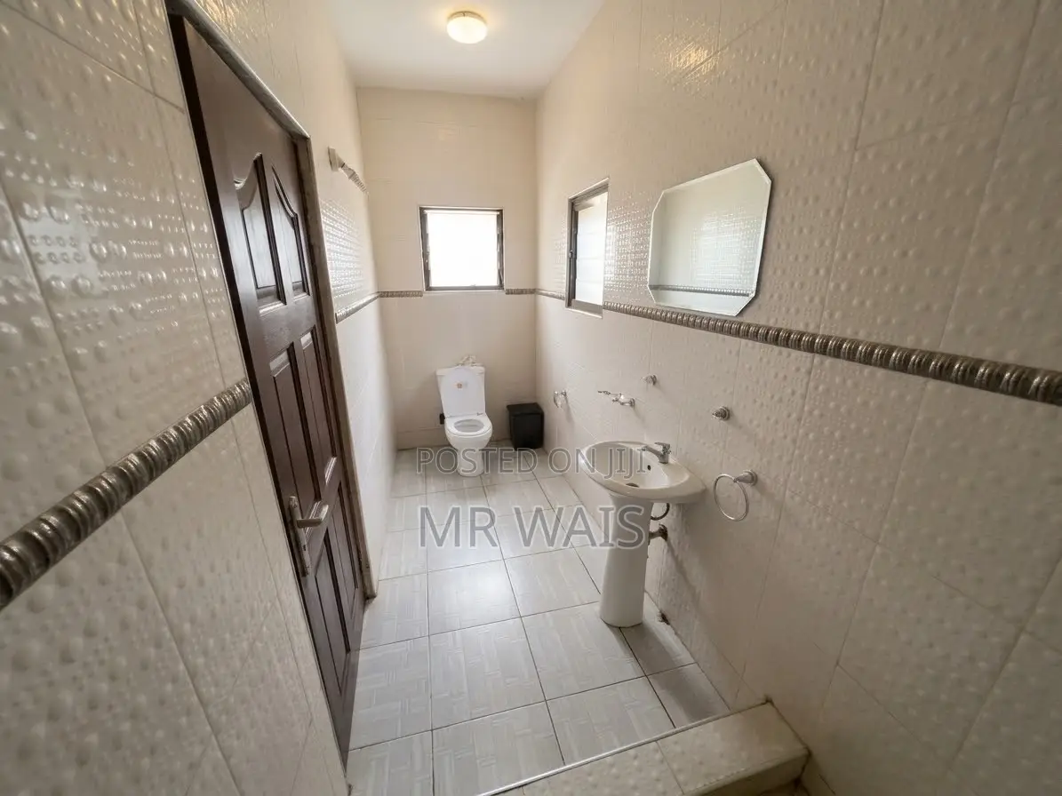 3bdrm House in Adenta for rent