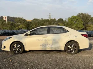 Toyota Levin Hybrid Elite Sunroof 2017 White