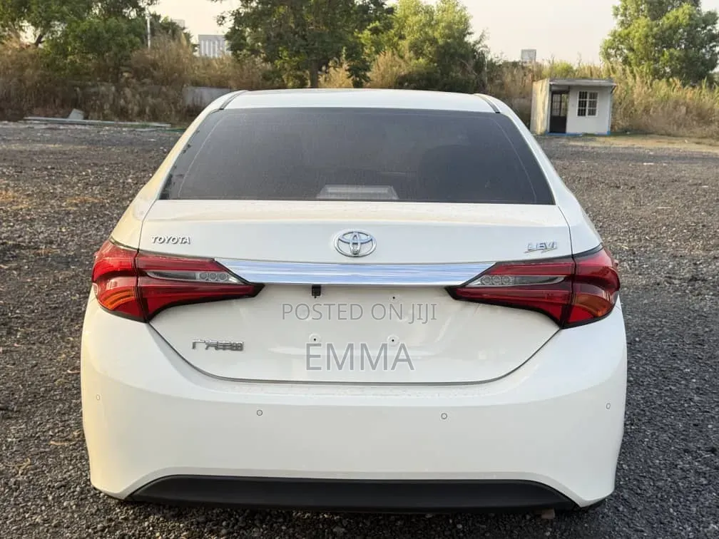 Toyota Levin Hybrid Elite Sunroof 2017 White