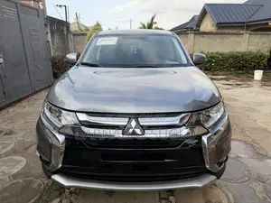 Mitsubishi Outlander SE FWD 2016 Gray