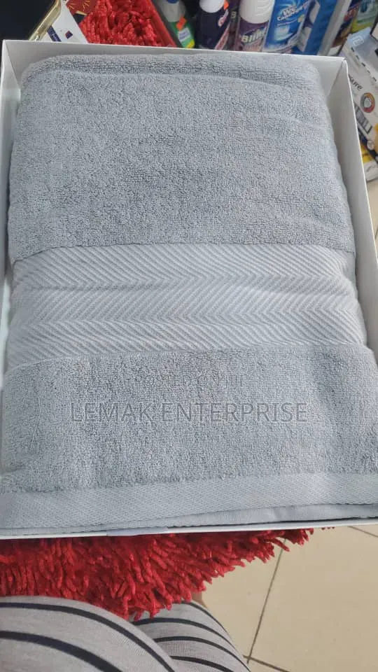 100 Percent Bath Towel 30" by 53"