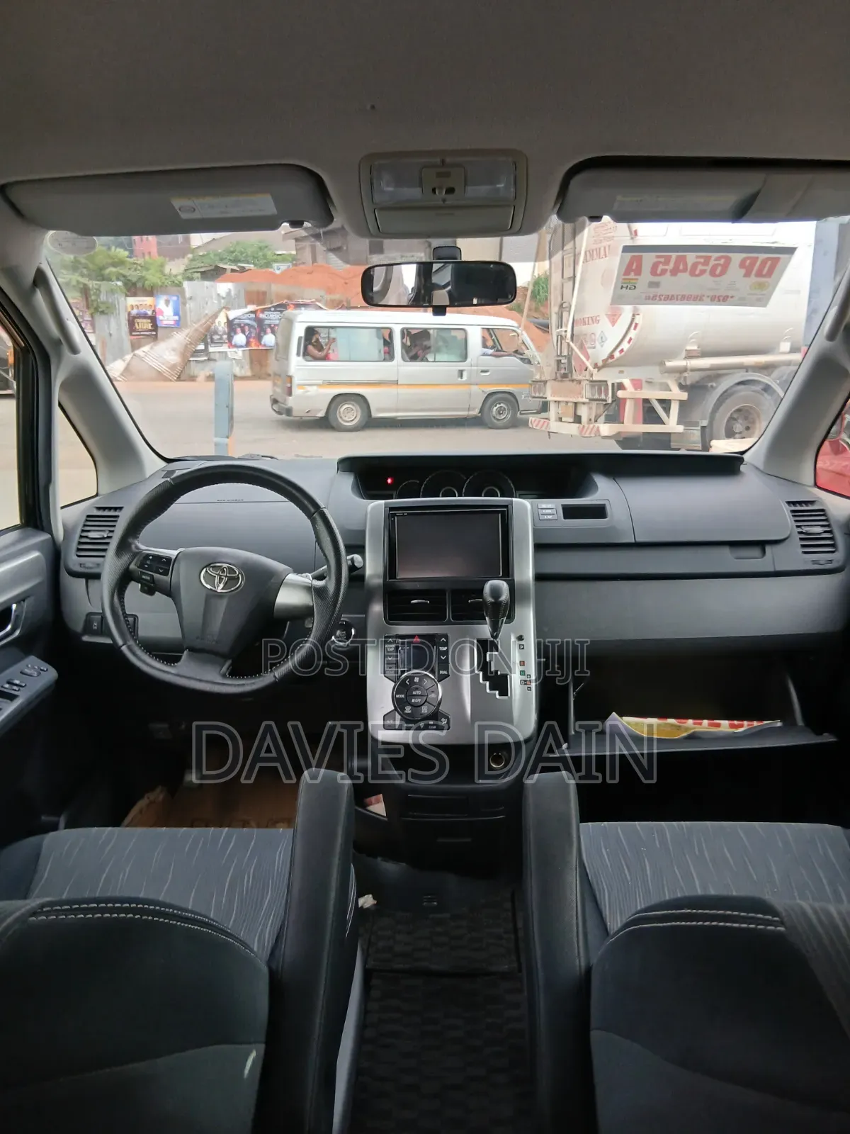 Toyota Voxy 2013 Black