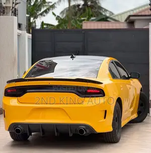 Dodge Charger SXT AWD 2017 Yellow