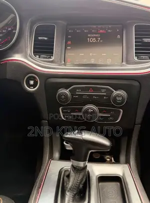 Dodge Charger SXT AWD 2017 Yellow