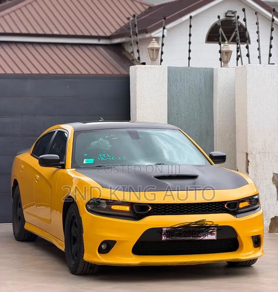 Dodge Charger SXT AWD 2017 Yellow