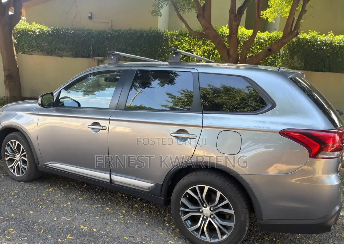 Mitsubishi Outlander 2017 Gray