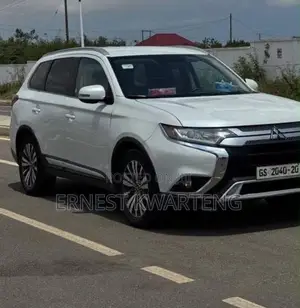 Mitsubishi Outlander 2018 White