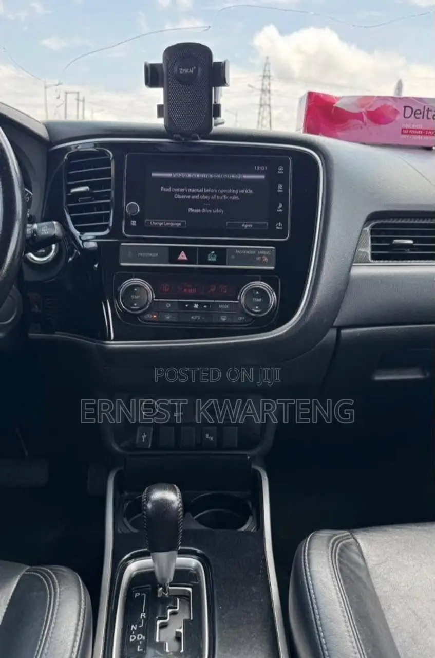 Mitsubishi Outlander 2018 White