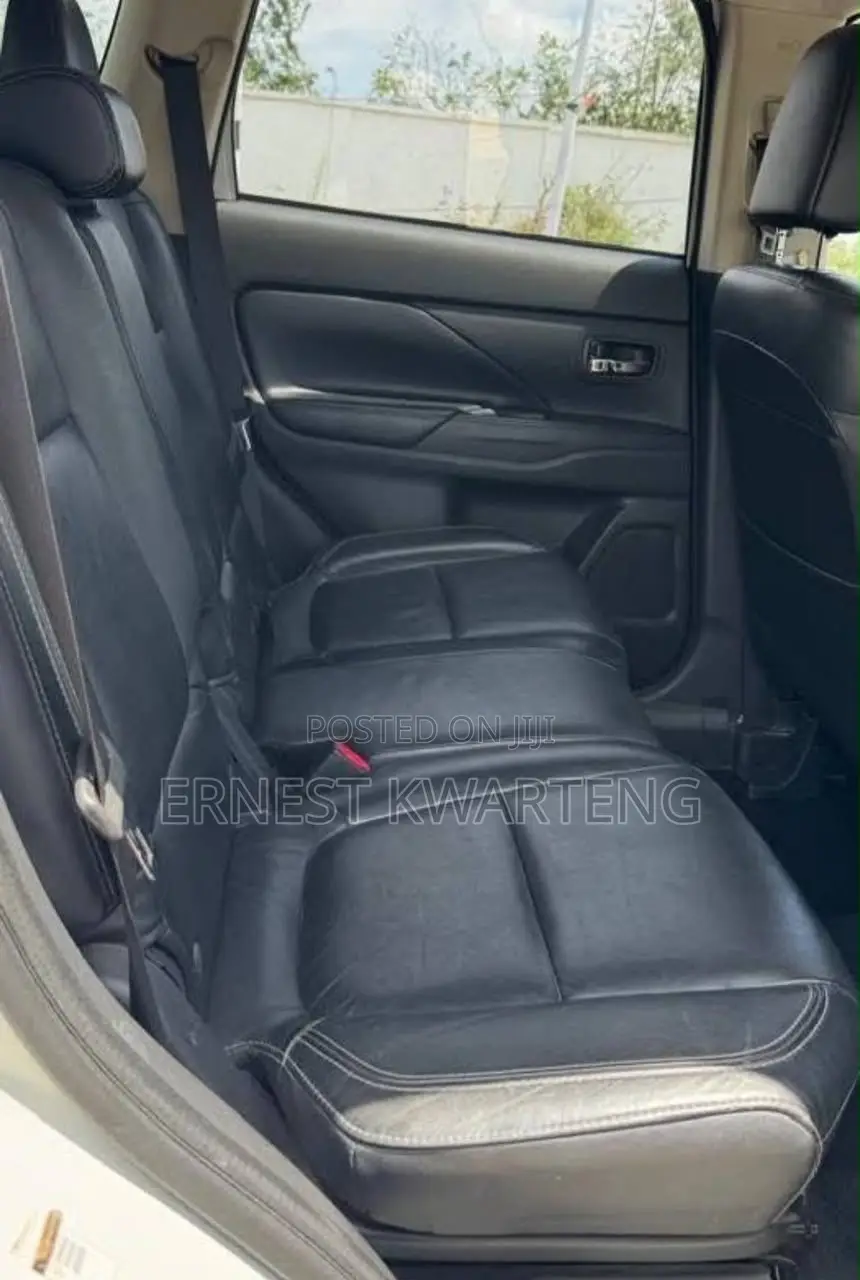 Mitsubishi Outlander 2018 White