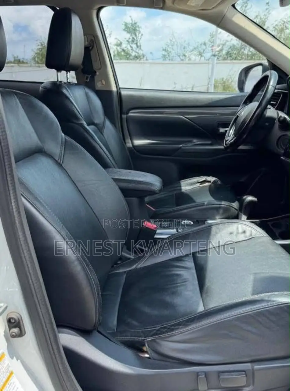 Mitsubishi Outlander 2018 White