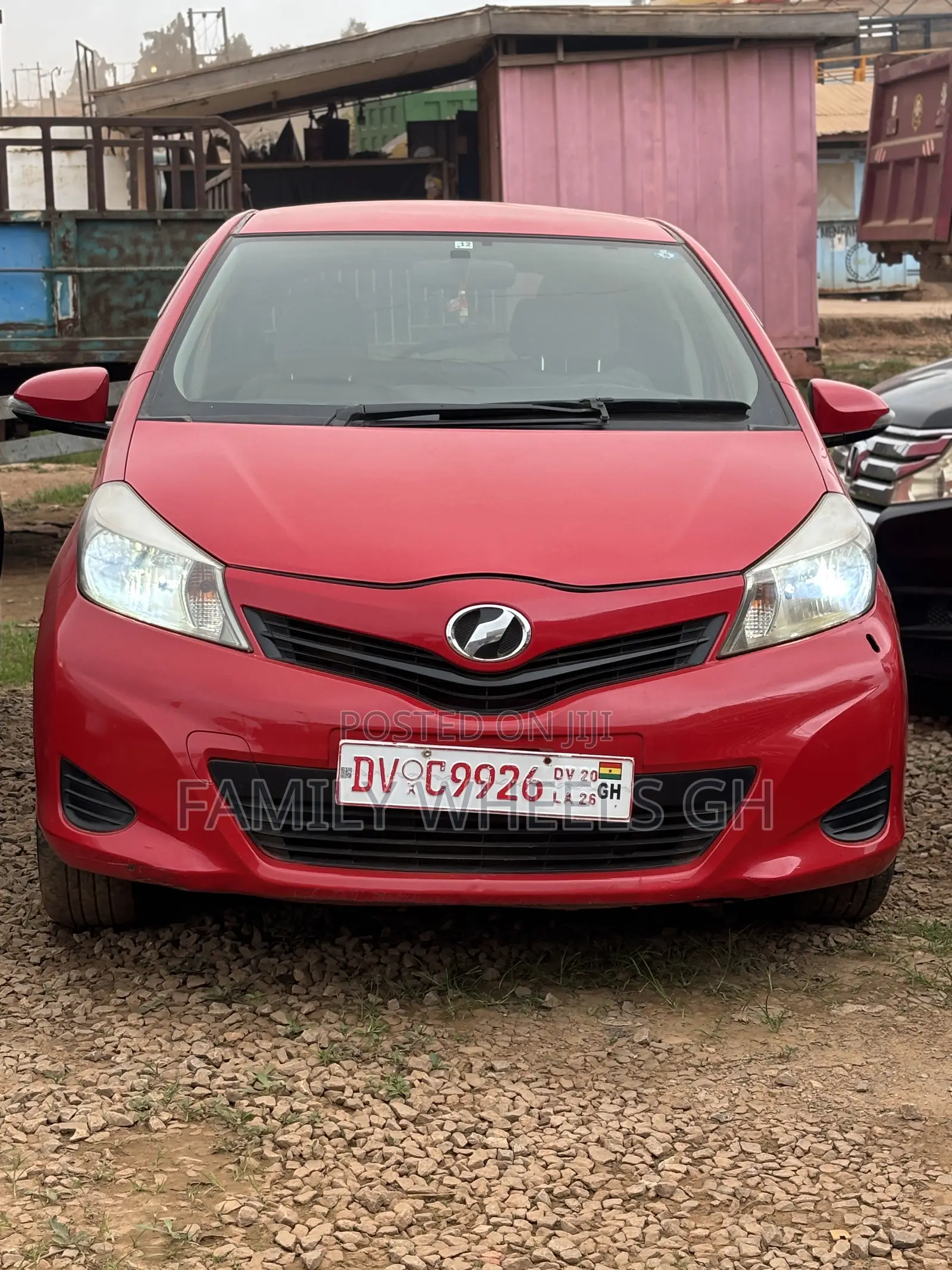 Toyota Vitz 1.3 FWD 3dr 2012 Red