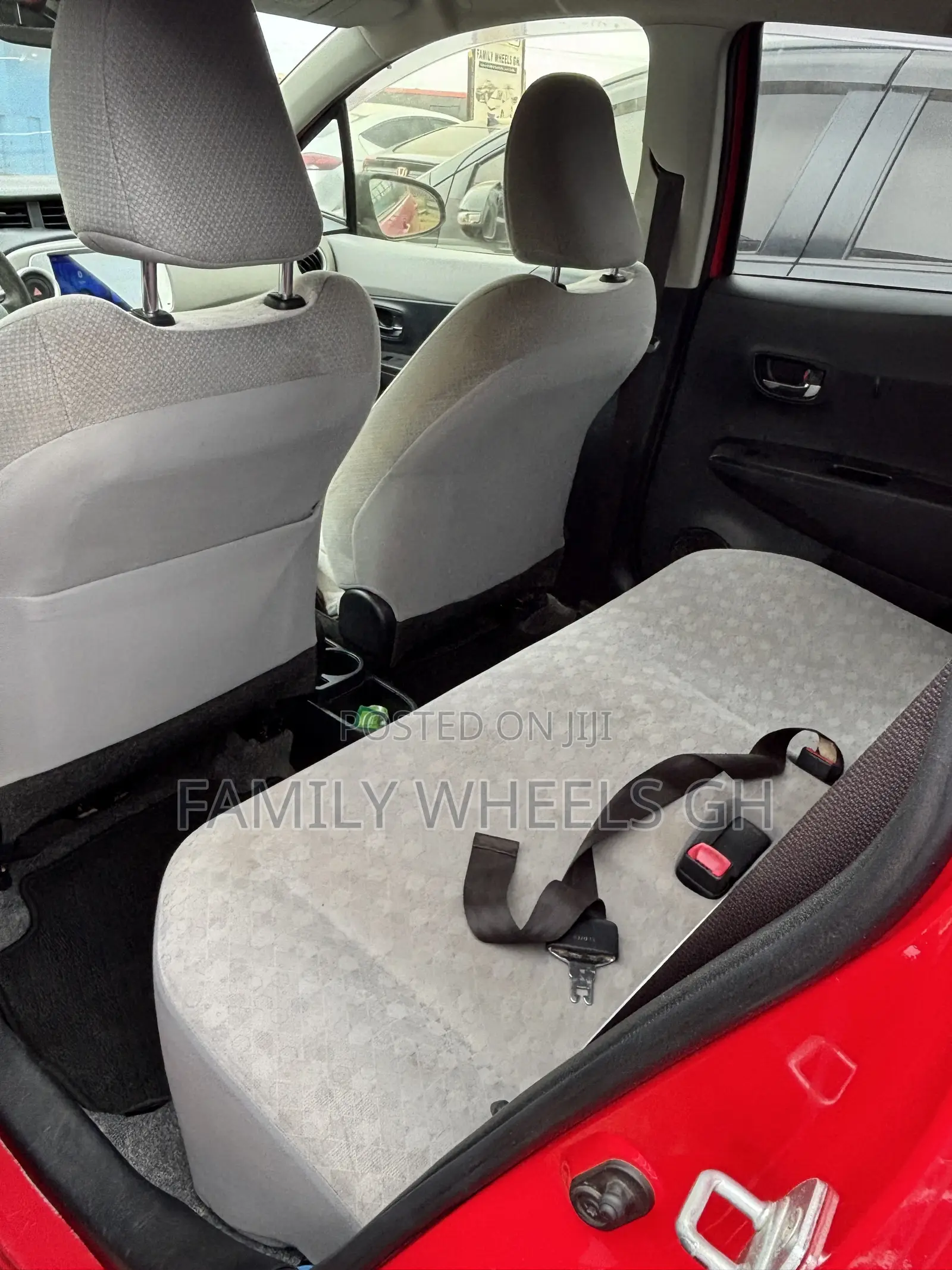 Toyota Vitz 1.3 FWD 3dr 2012 Red