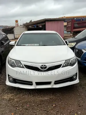 Toyota Camry SE 4dr Sedan (2.5L 4cyl 6A) 2014 Black