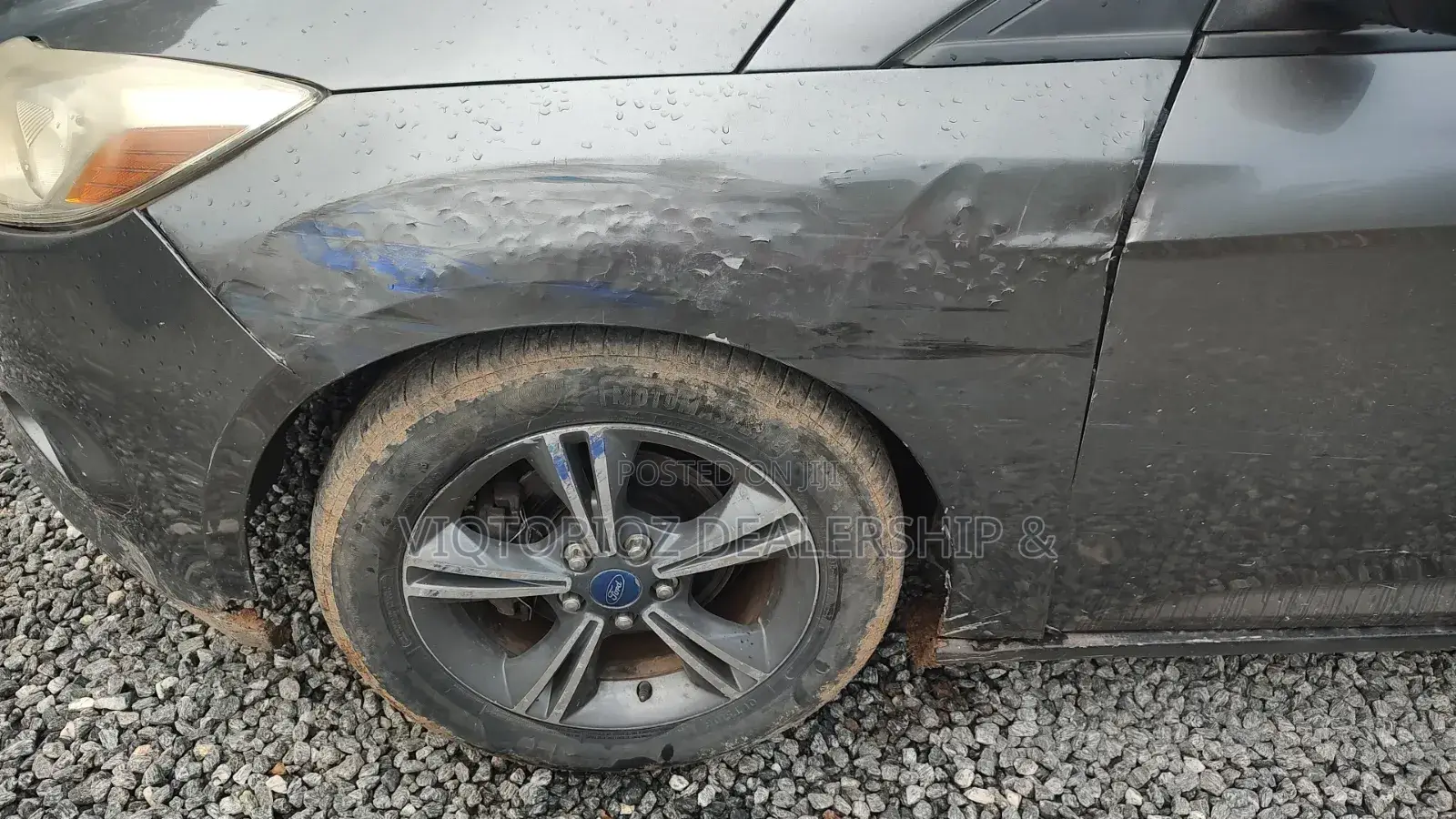 Ford Focus SE Sedan FWD (2.0L 4cyl 5M) 2012 Gray