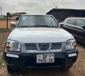 Nissan Hardbody 2016 White