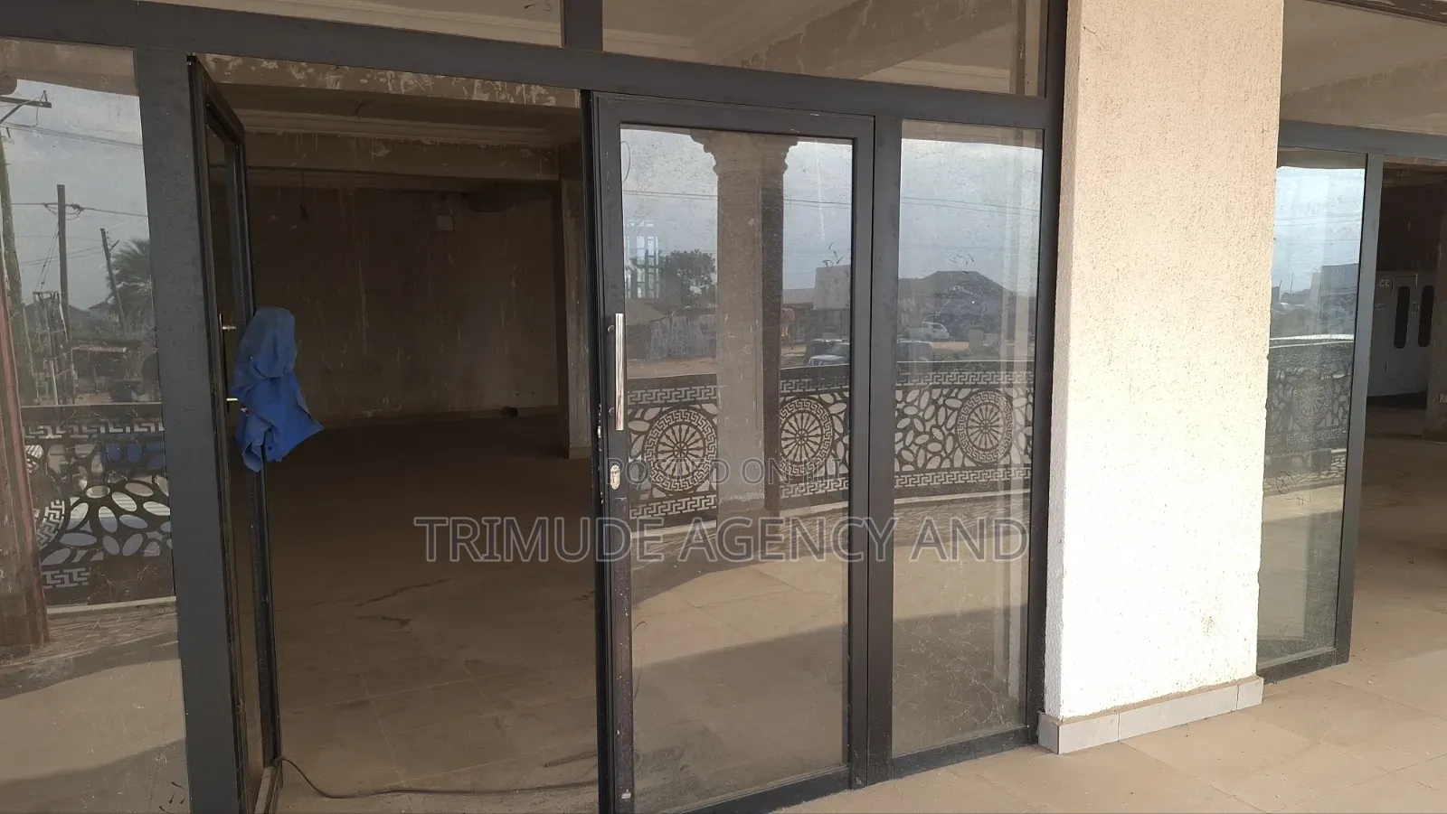 Double Shop for Rent