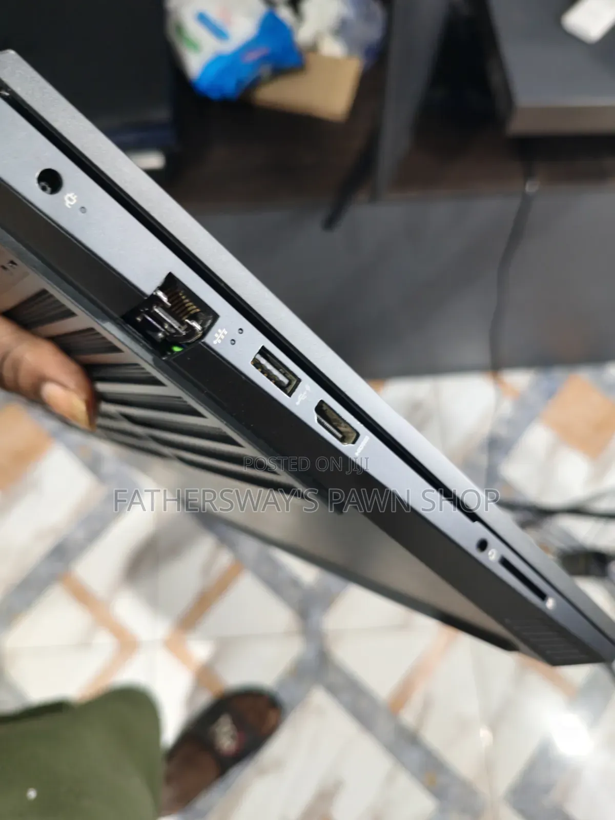 Laptop HP Omen 15 16GB AMD Ryzen 7 SSD 512GB