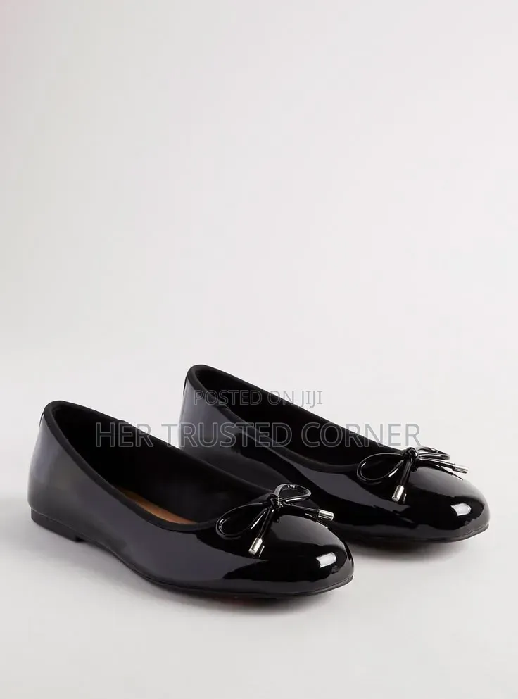 Black Flat Shoes