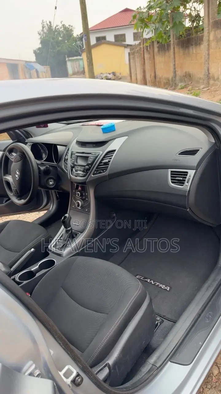 Hyundai Elantra 2016 Silver