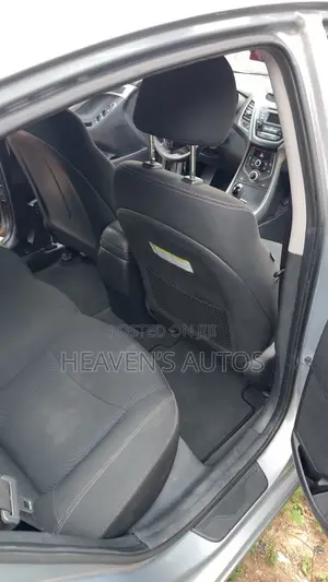 Hyundai Elantra 2016 Silver