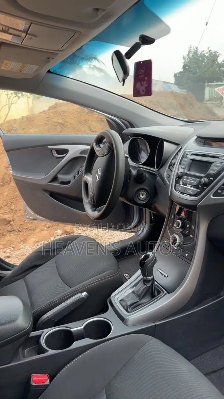 Hyundai Elantra 2016 Silver