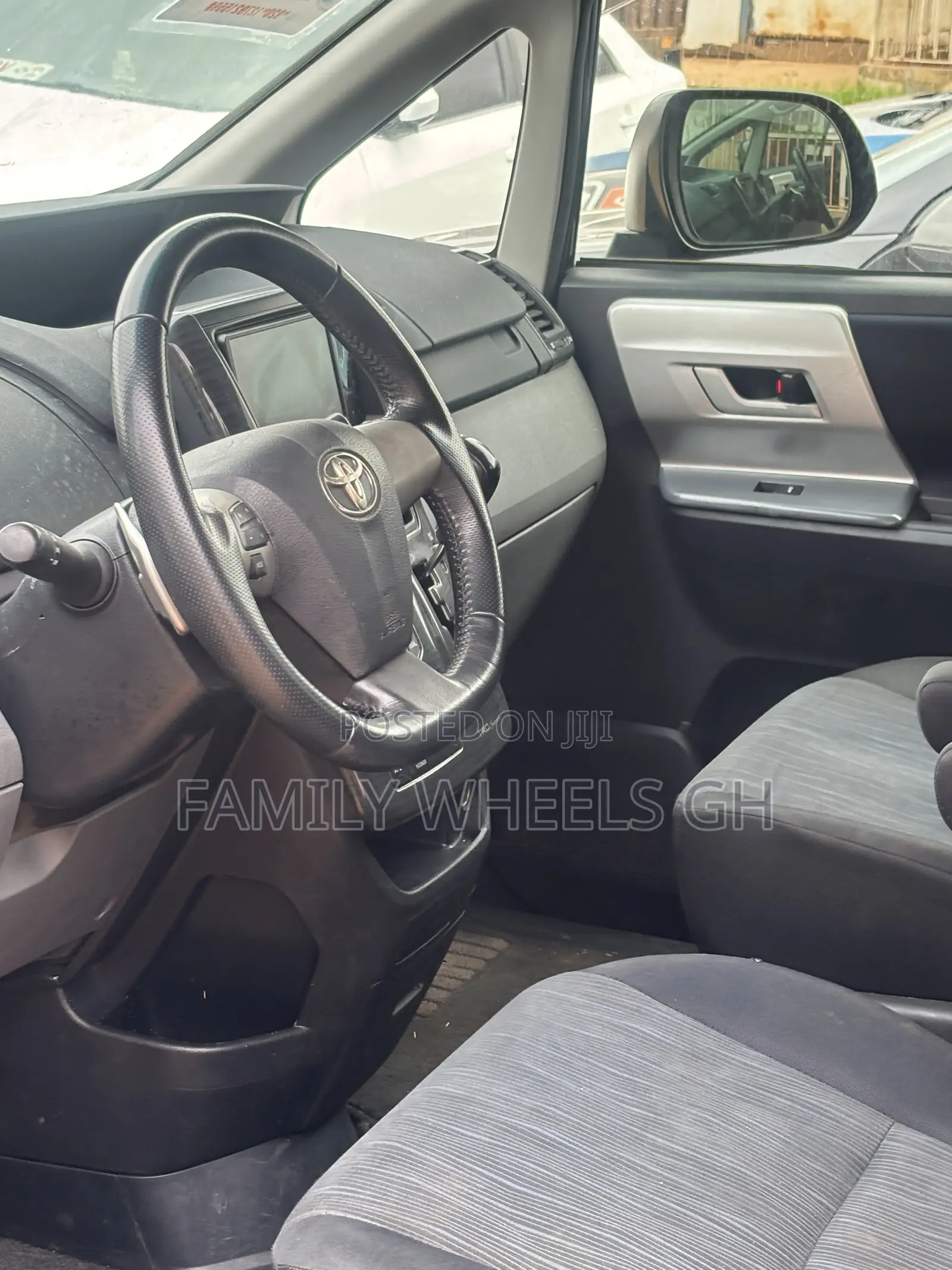Toyota Voxy ZS G's 2WD 8-Seater 2013 Black