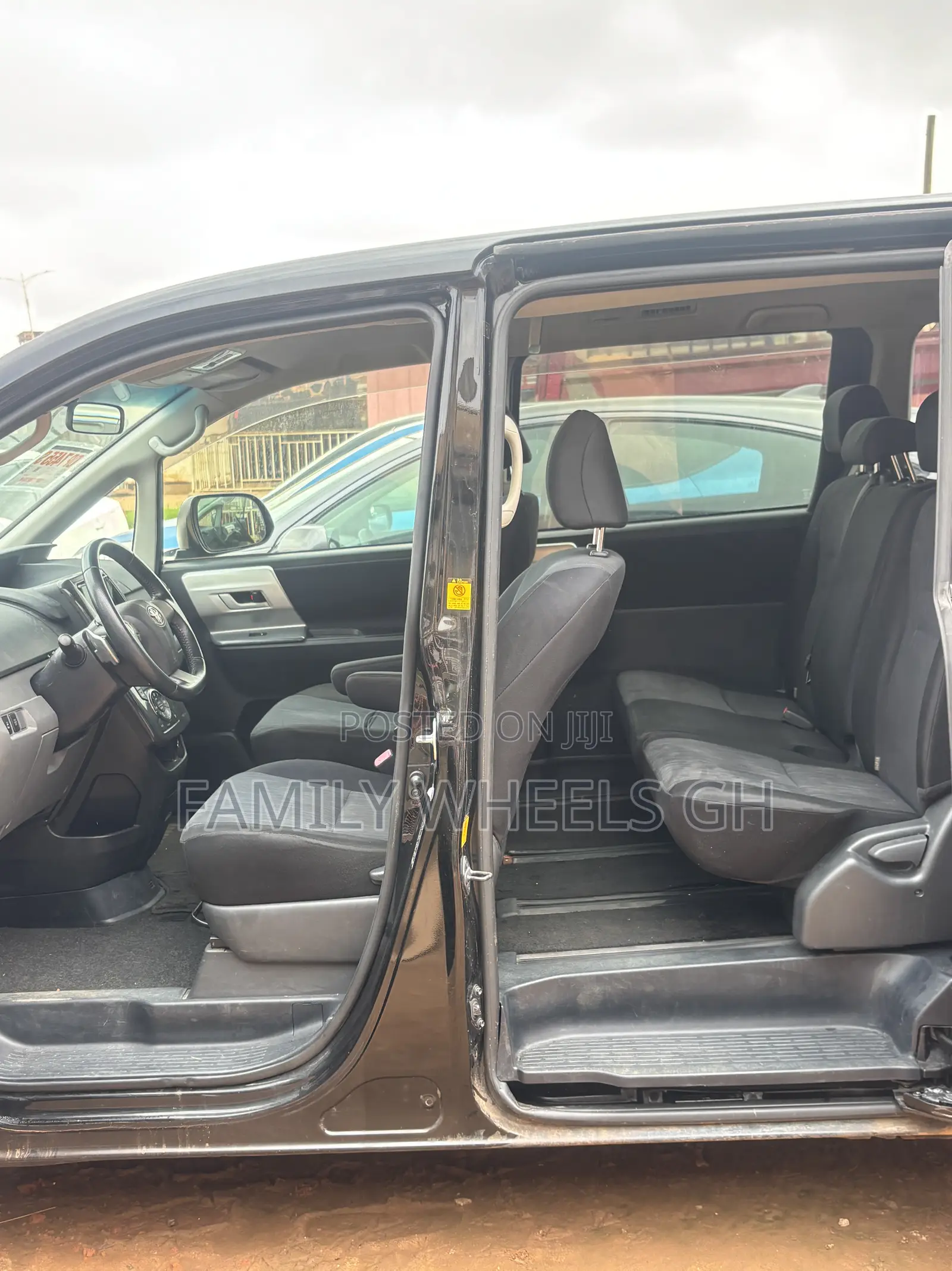 Toyota Voxy ZS G's 2WD 8-Seater 2013 Black