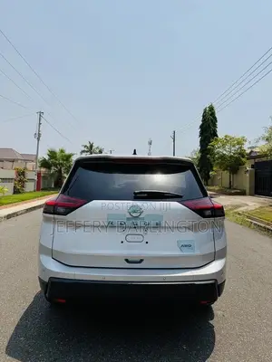 Nissan Rogue SV 2024 Silver