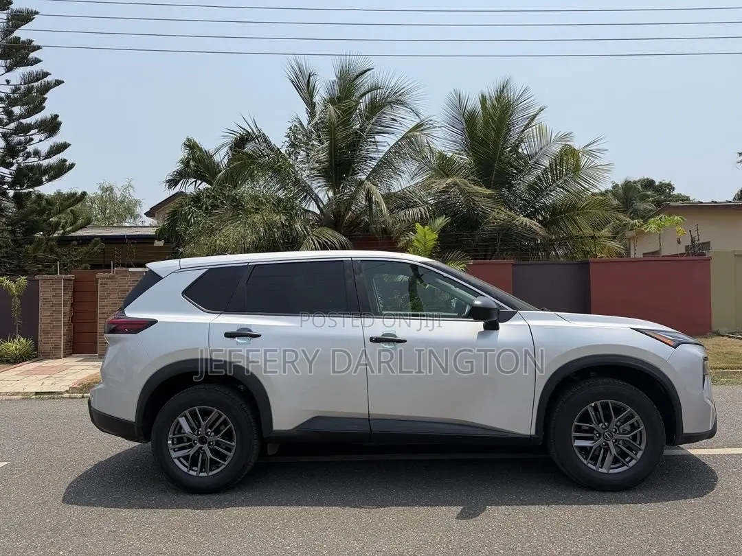 Nissan Rogue SV 2024 Silver