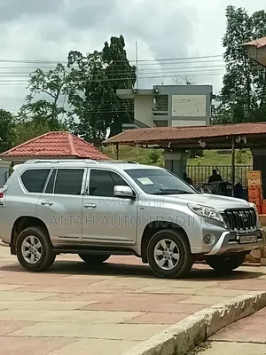 Toyota Land Cruiser Prado 2017 Silver