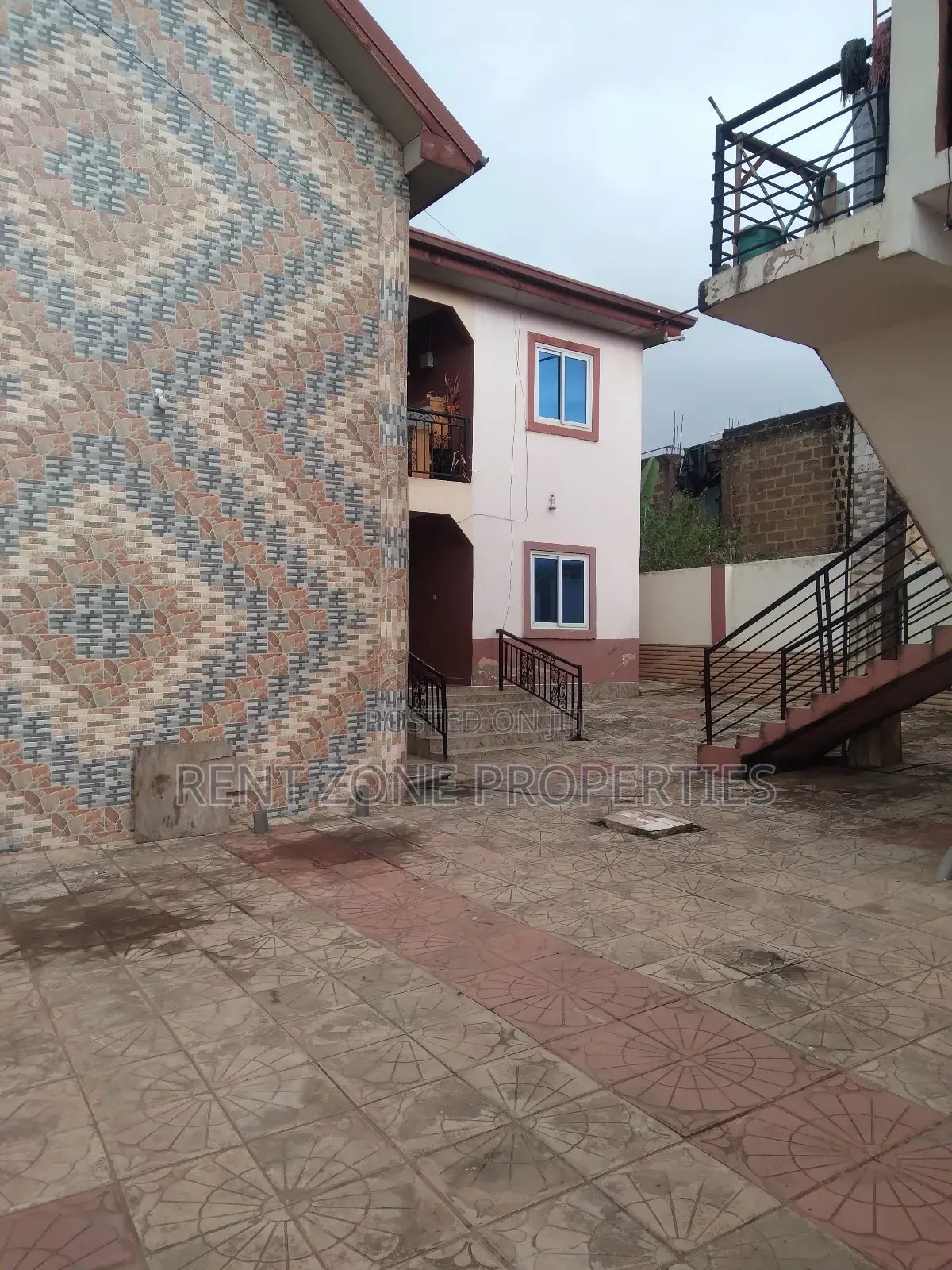 3bdrm Apartment in Ofankor for rent