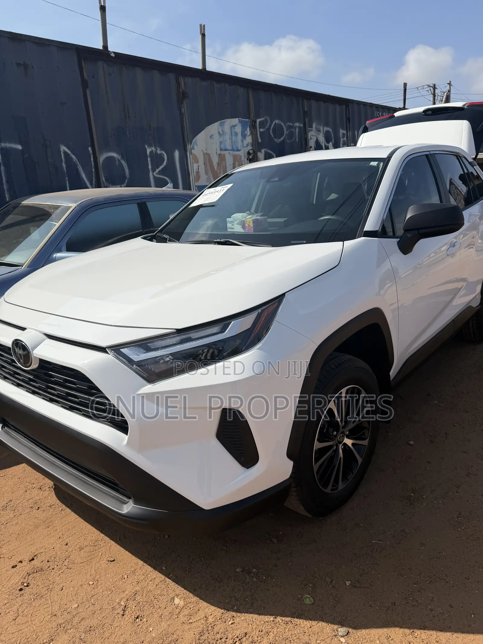 Toyota RAV4 LE 2025 White
