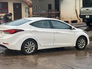 Hyundai Elantra SE 4dr Sedan (1.8L 4cyl 6M) 2015 White