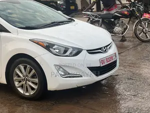 Hyundai Elantra SE 4dr Sedan (1.8L 4cyl 6M) 2015 White