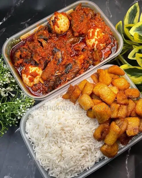 Premium 1-Litre Nigerian Soup Rice Bowls (Bulk Meal Prep)