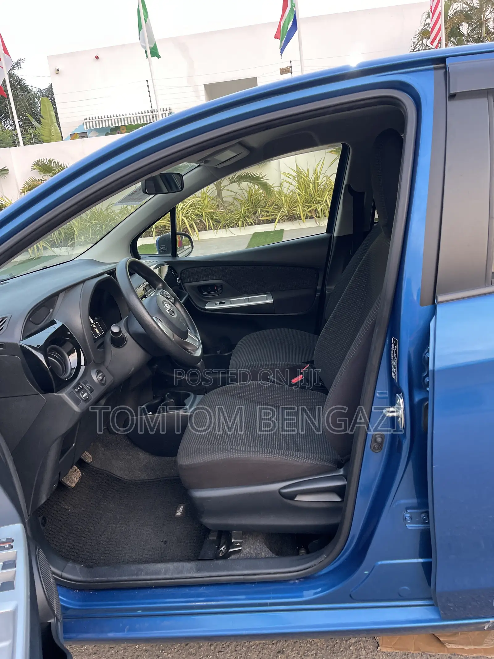 Toyota Vitz 1.5 FWD 3dr 2015 Blue