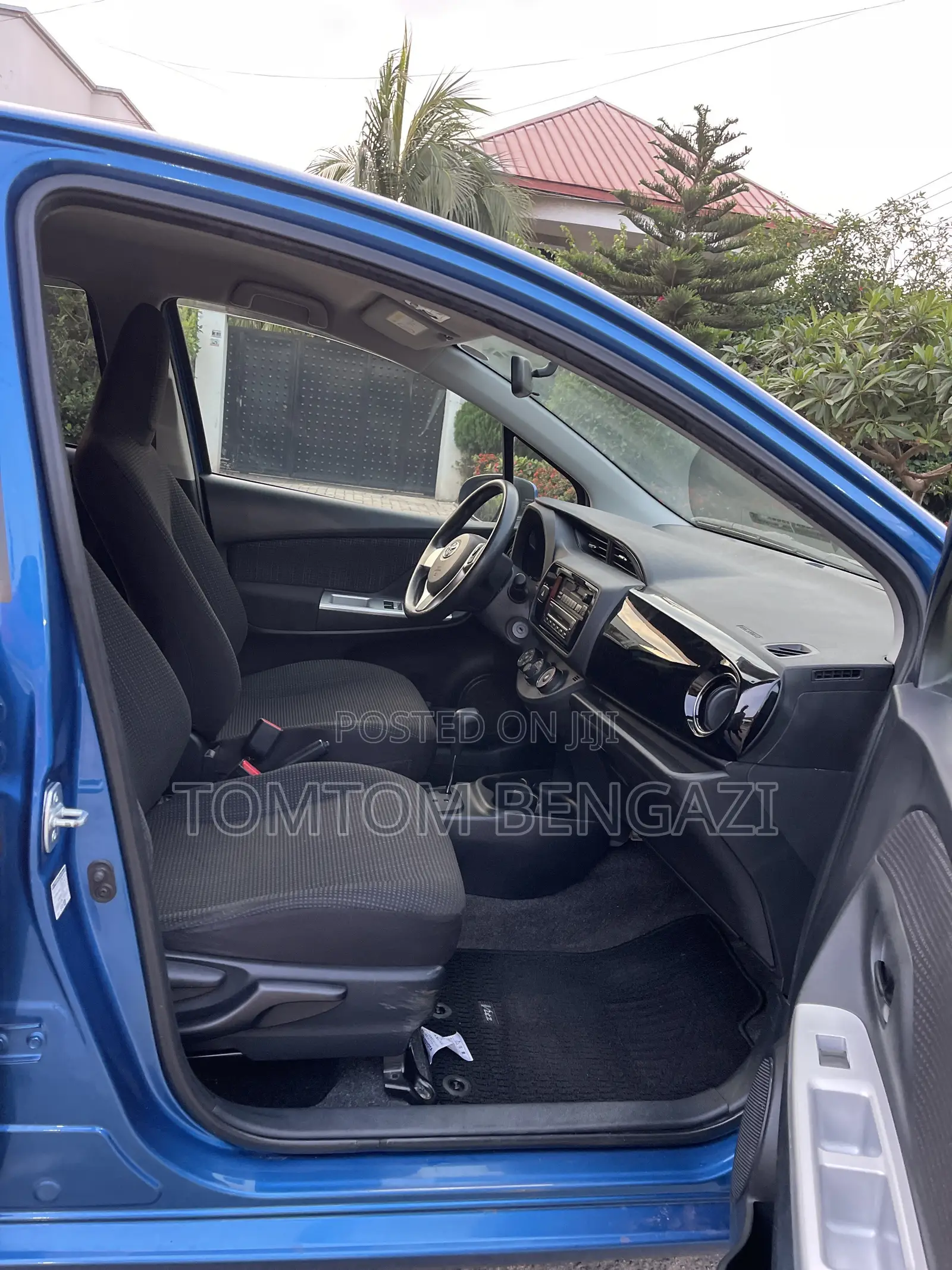 Toyota Vitz 1.5 FWD 3dr 2015 Blue