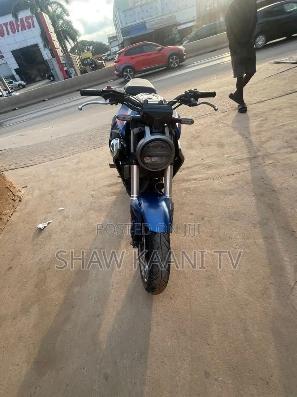 Honda CB 2024 Blue