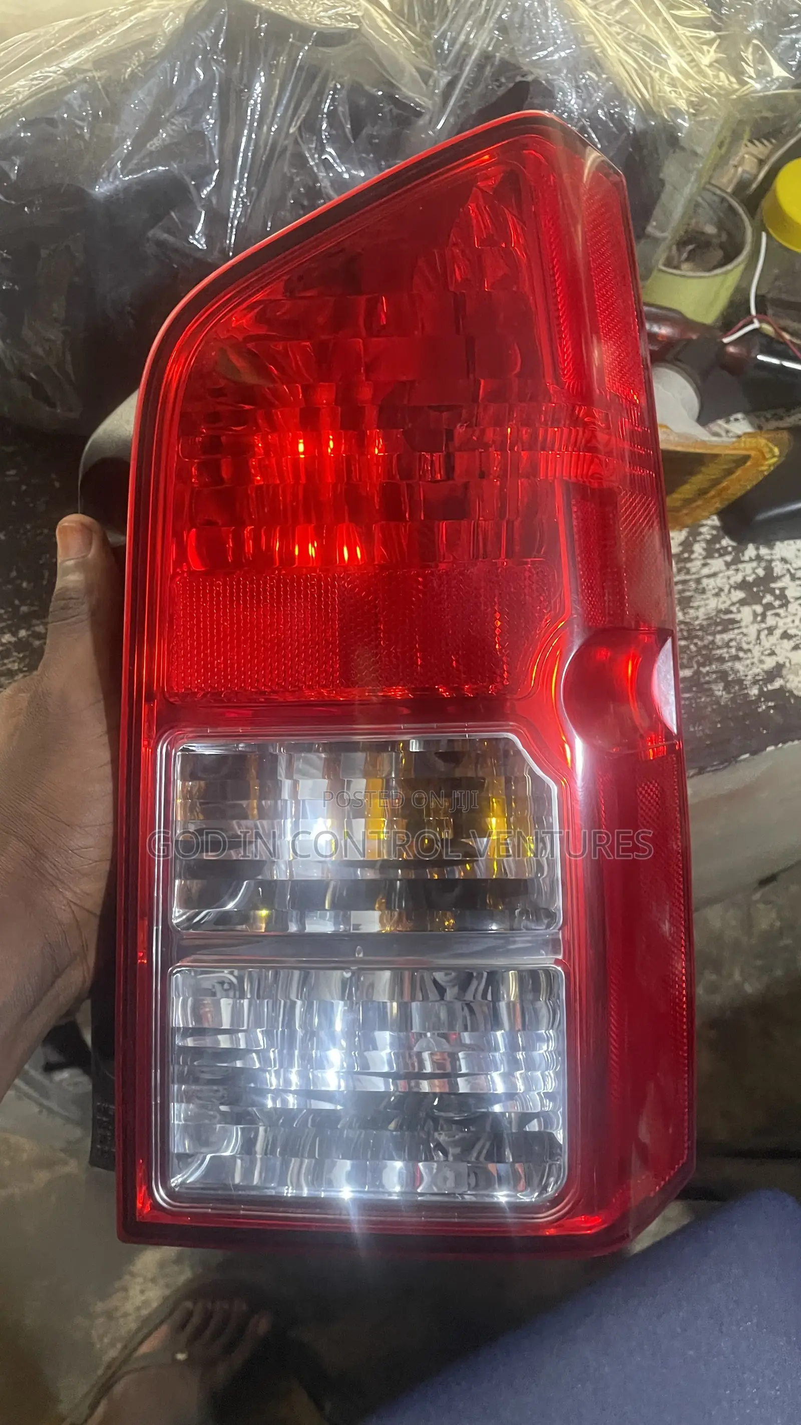 Nissan Pathfinder 2008-2012 Tail Light