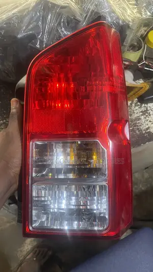 Nissan Pathfinder 2008-2012 Tail Light