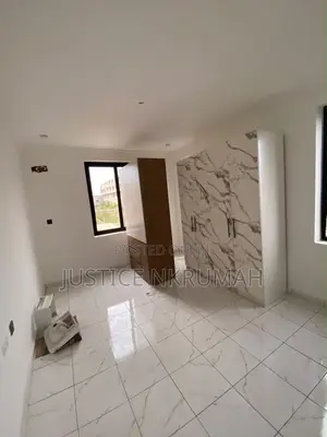 2bdrm Apartment in Mr Justice Estate, Ablekuma for rent