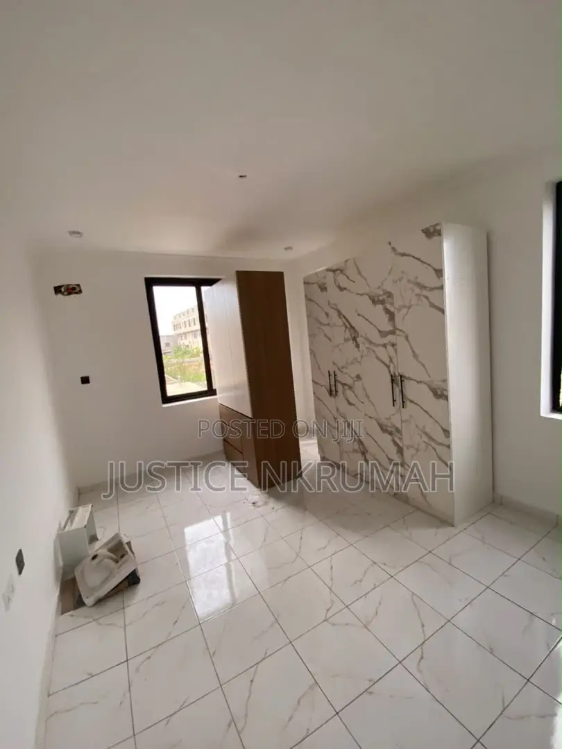 2bdrm Apartment in Mr Justice Estate, Ablekuma for rent