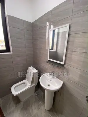 2bdrm Apartment in Mr Justice Estate, Ablekuma for rent