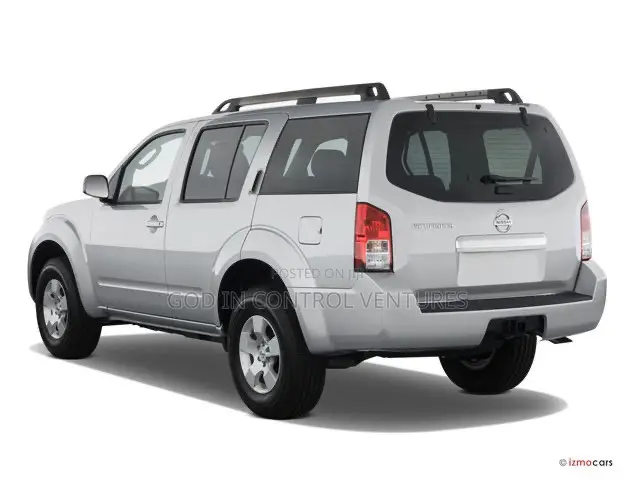 Nissan Pathfinder 2008-2012 Tail Light