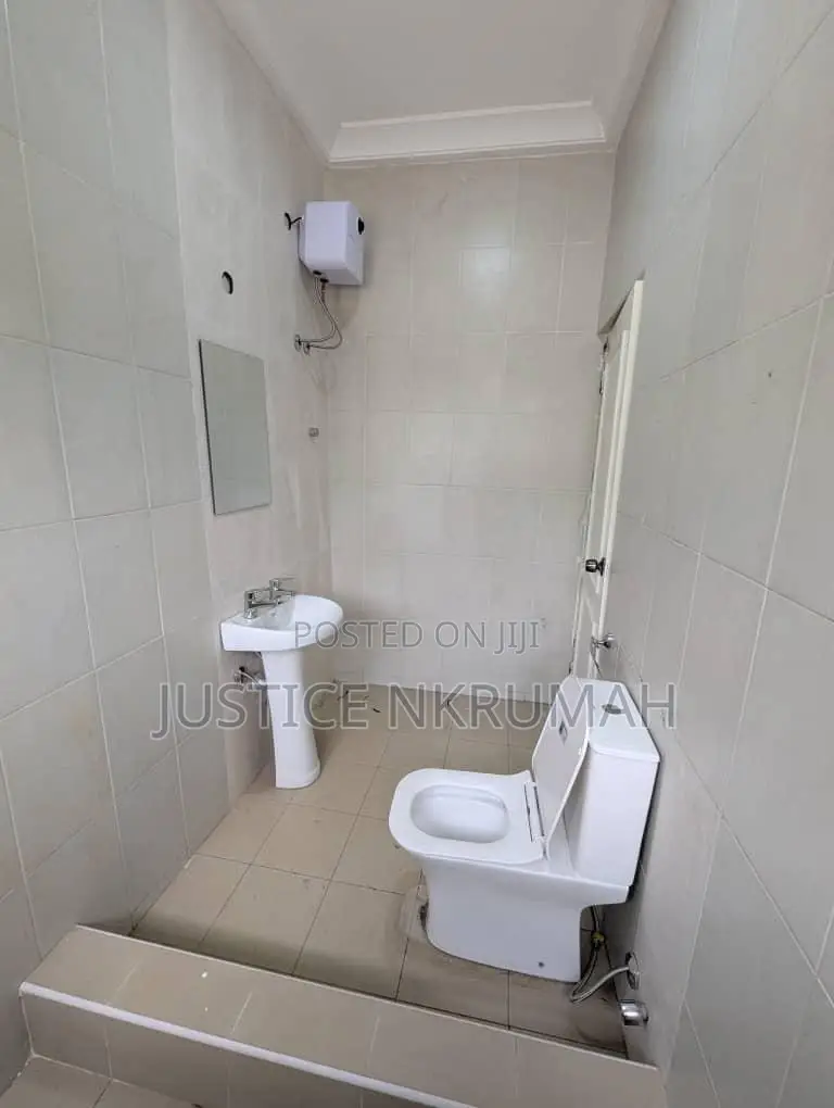 2bdrm Apartment in Mr Justice Estate, Achimota for rent