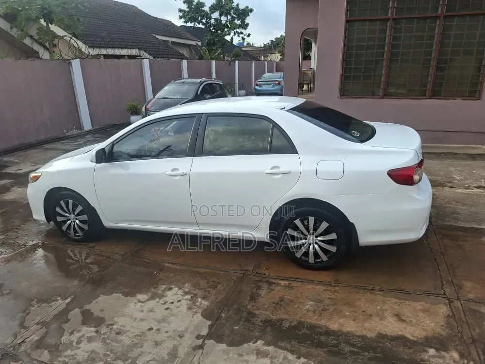 Toyota Corolla L 4dr Sedan (1.8L 4cyl 5M) 2012 White