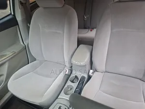Toyota Corolla L 4dr Sedan (1.8L 4cyl 5M) 2012 White