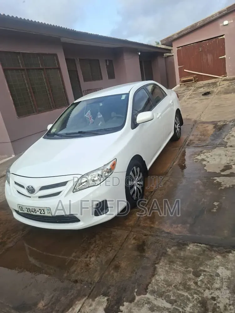 Toyota Corolla L 4dr Sedan (1.8L 4cyl 5M) 2012 White